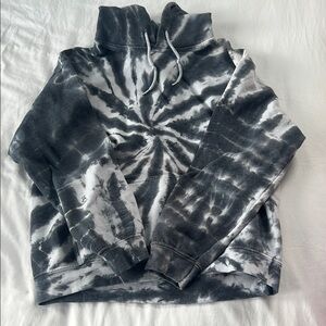 Cool tie dye hoodie 🖤🤍